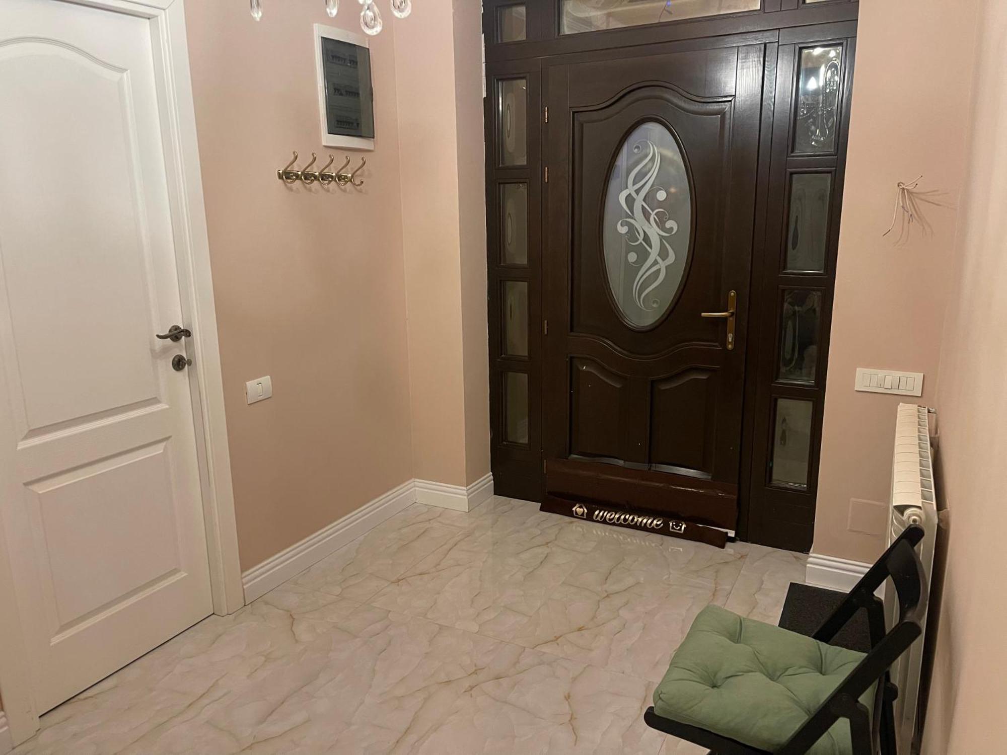 Room In A Private House - 5 Min From Therme And Airport Corbeanca Exteriör bild