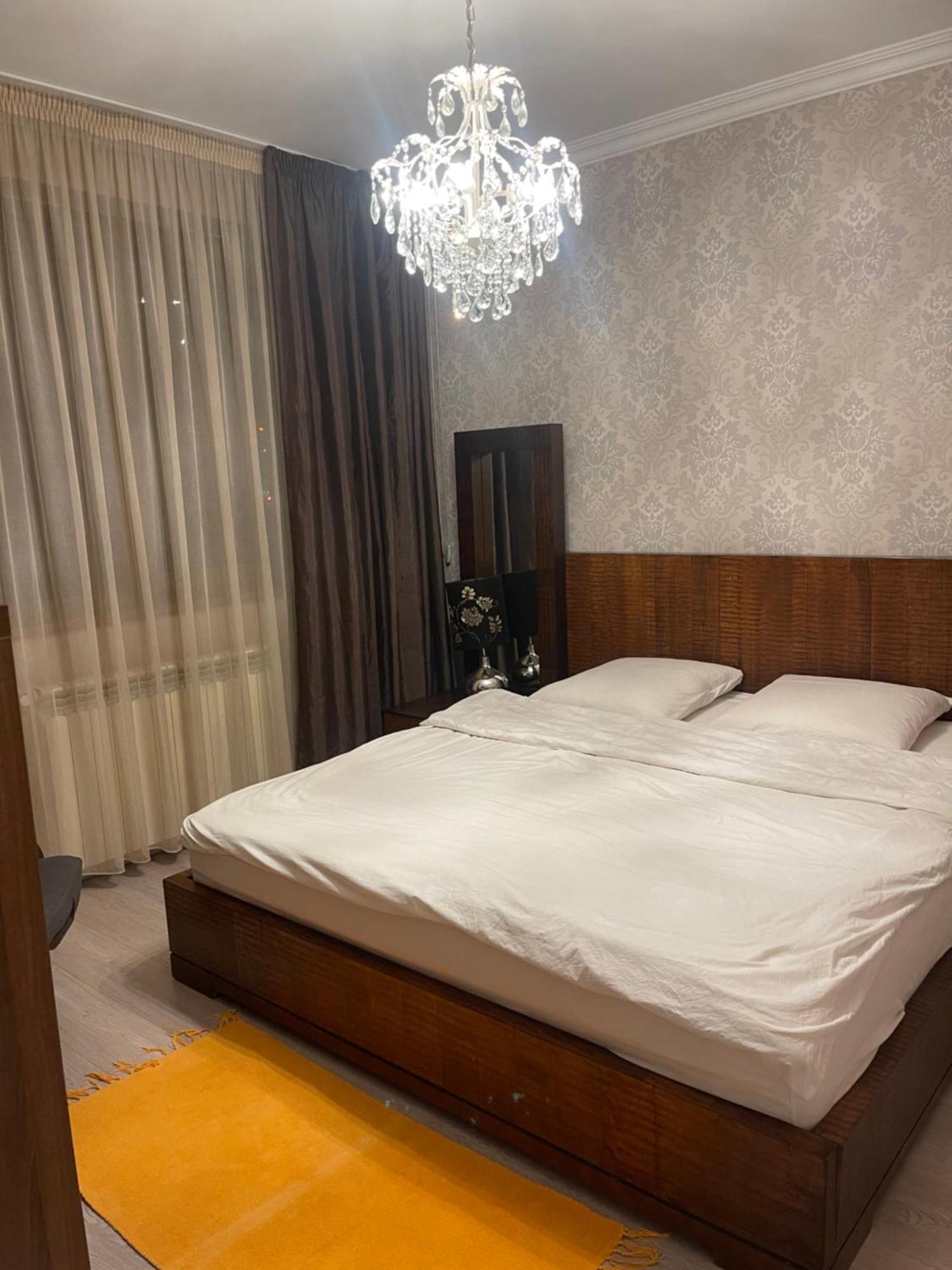 Room In A Private House - 5 Min From Therme And Airport Corbeanca Exteriör bild